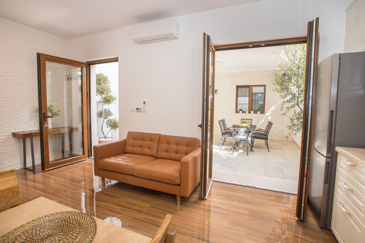 Holiday Home Camellia Пореч Экстерьер фото